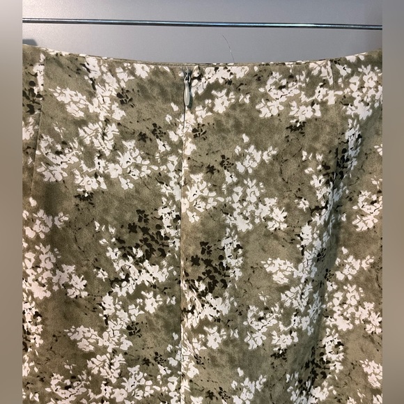 Floral Fairy/Grunge Core Layed Flowy Green Skirt - Picture 2 of 3